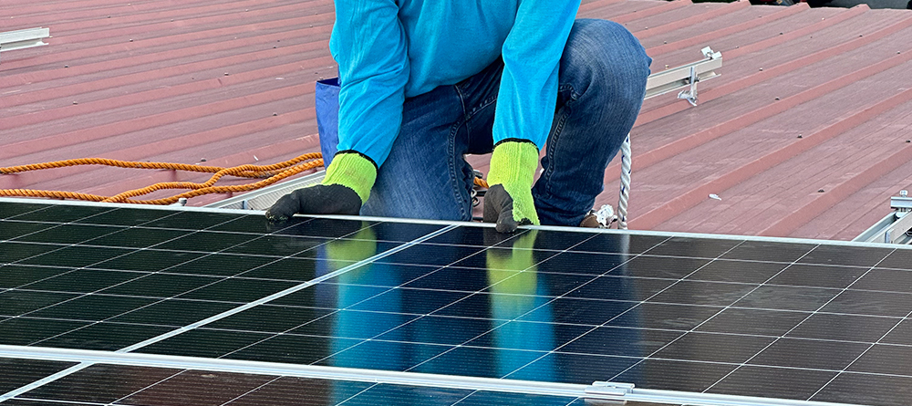 Understanding the ROI of Solar Panel Installation in Manufacturing Units